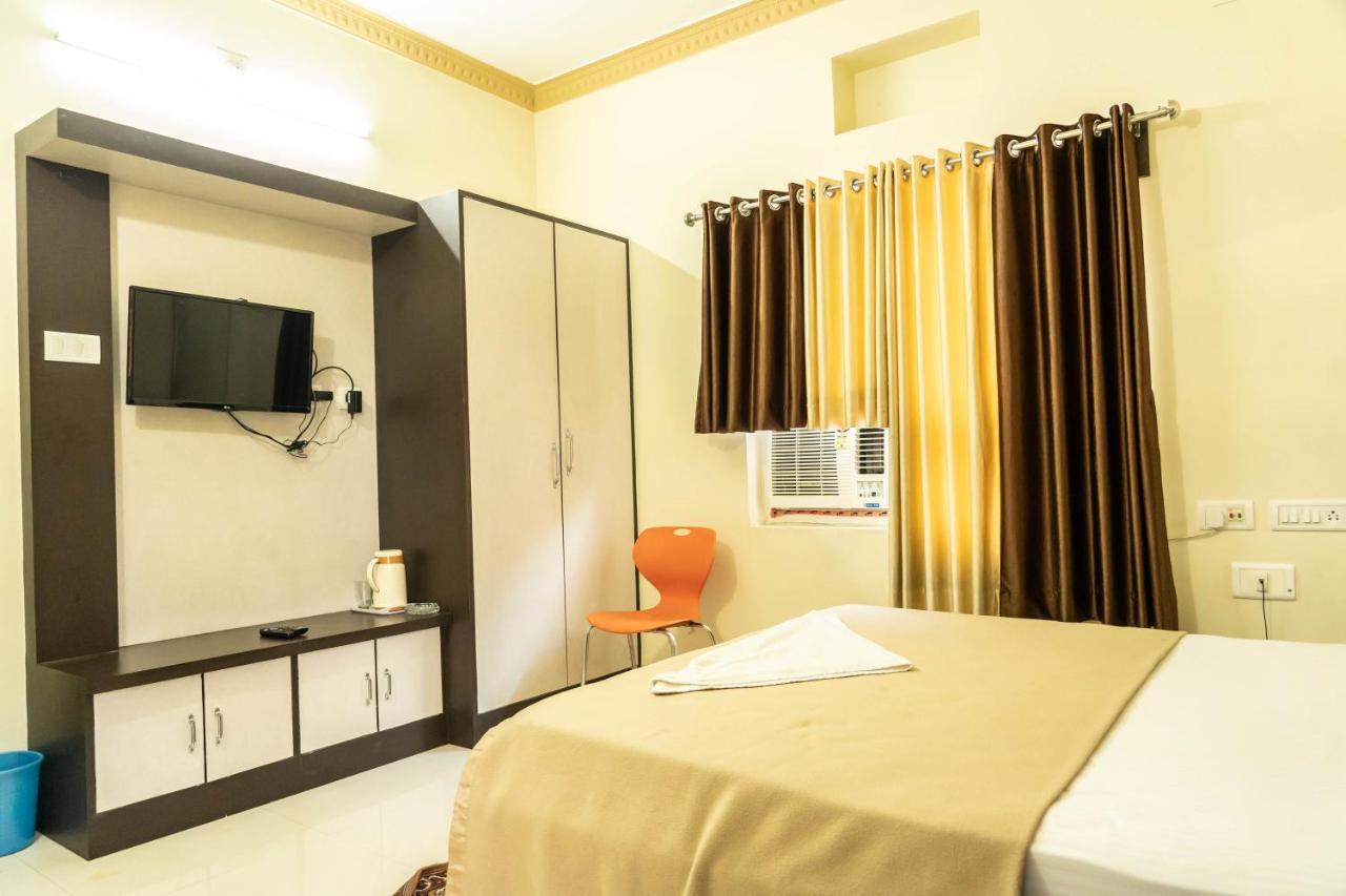 Hotel Bnson Blue Cuttack Dış mekan fotoğraf